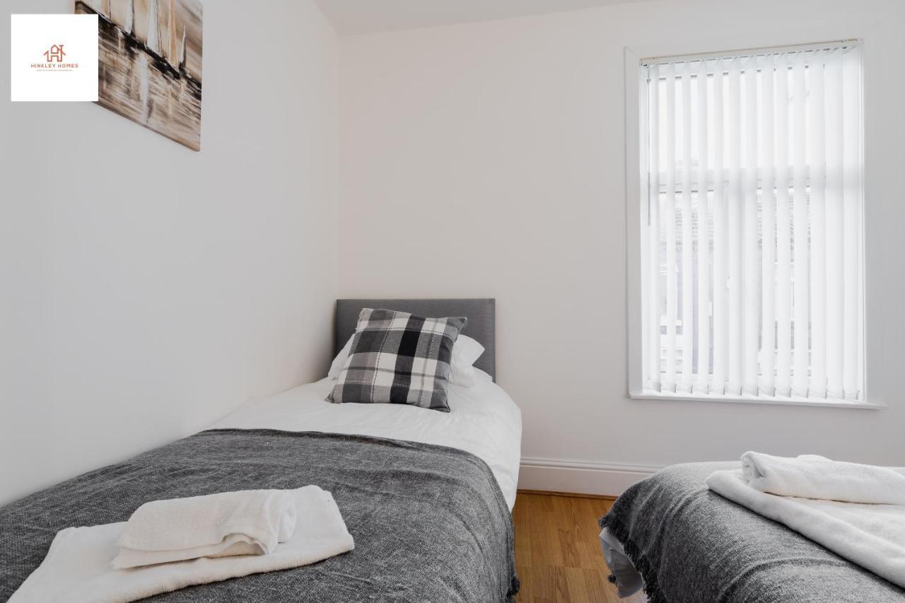 2 Bedroom House Liverpool- Large & Cosy- Sleeps 5 By Hinkley Homes Short Lets & Serviced Accommodation エクステリア 写真