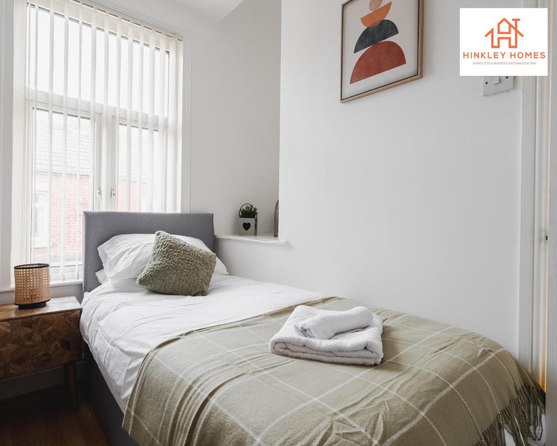 2 Bedroom House Liverpool- Large & Cosy- Sleeps 5 By Hinkley Homes Short Lets & Serviced Accommodation エクステリア 写真