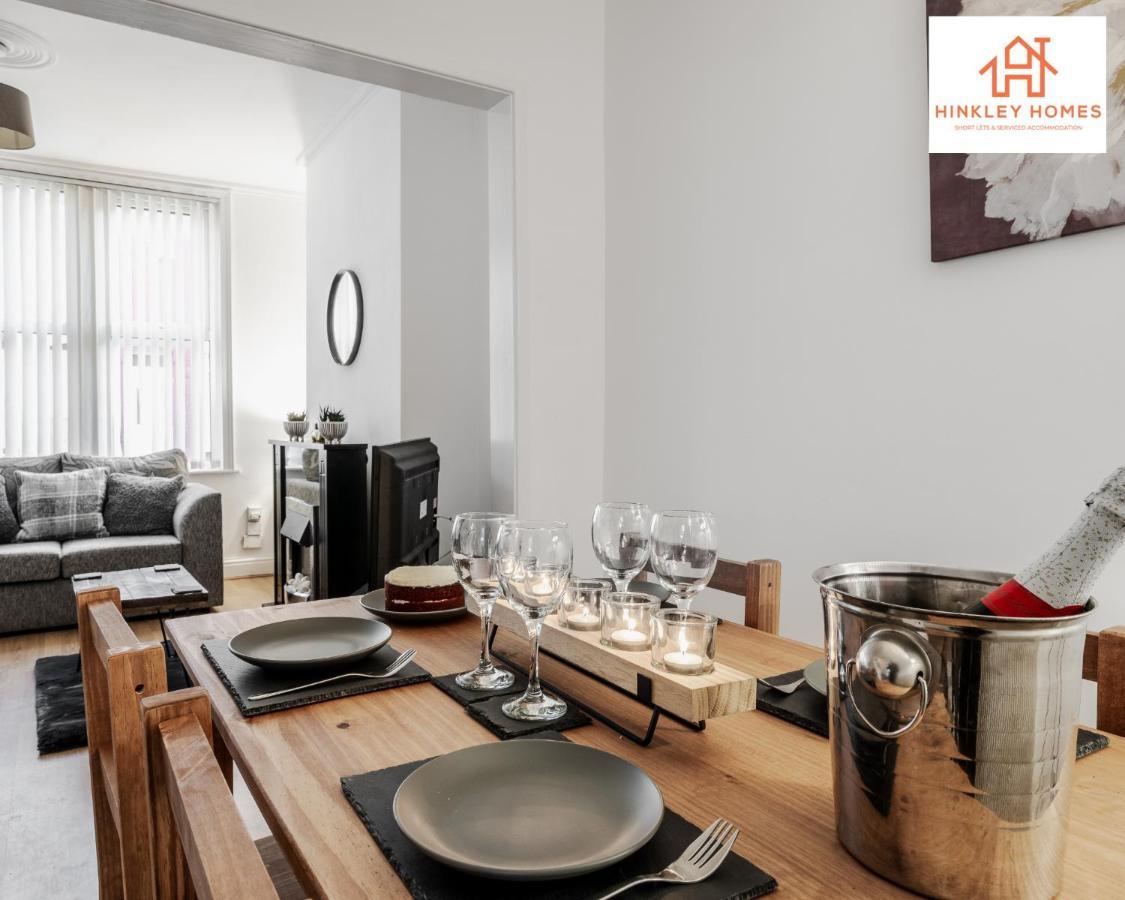 2 Bedroom House Liverpool- Large & Cosy- Sleeps 5 By Hinkley Homes Short Lets & Serviced Accommodation エクステリア 写真